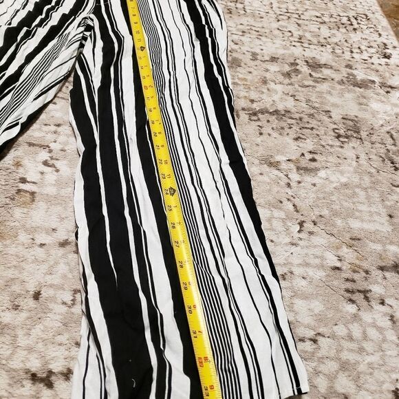 Kendal & Kylie pants 👖 - Picture 4 of 5